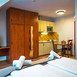 Servita Udvarhaz Bed & Breakfast
