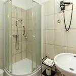 Servita Udvarhaz Bed & Breakfast Eger