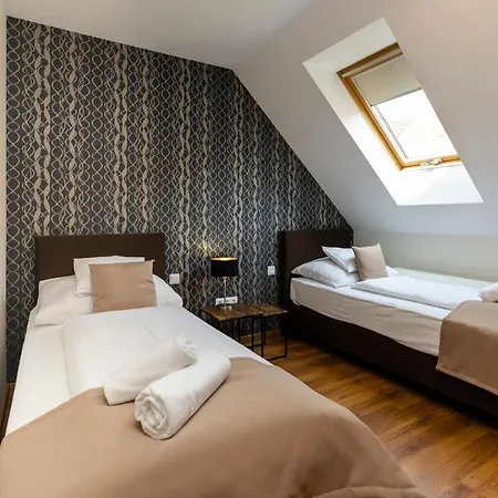 Servita Udvarhaz Bed & Breakfast 3*
