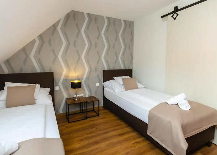 Servita Udvarhaz إغير