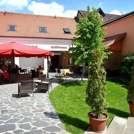 Frühstückspension Servita Udvarhaz Erlau