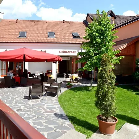 Servita Udvarház Eger