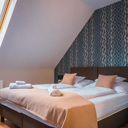 Servita Udvarhaz 3* Erlau