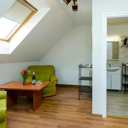 Servita Udvarhaz 3* Erlau