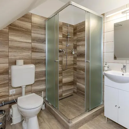 Alojamento de Acomodação e Pequeno-almoço Servita Udvarház