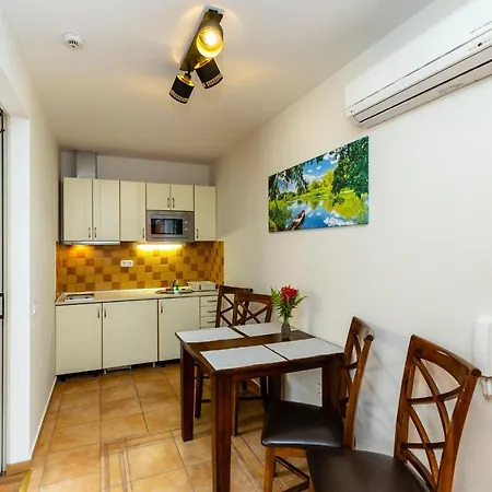 Servita Udvarhaz 3* Erlau