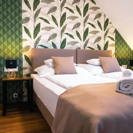 Servita Udvarhaz 3* Erlau