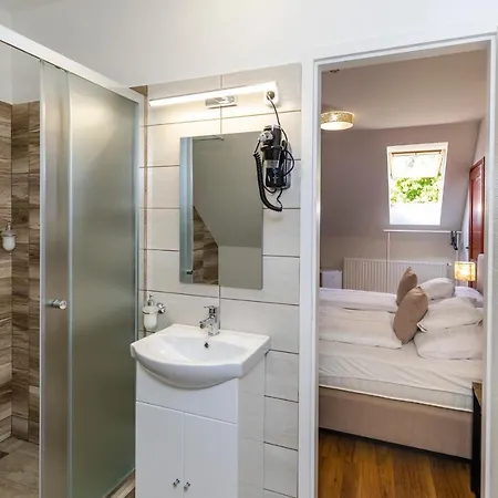 Servita Udvarház Alojamento de Acomodação e Pequeno-almoço