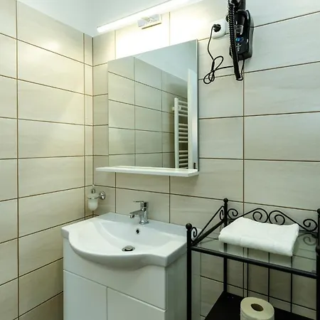 Servita Udvarház 3* Eger