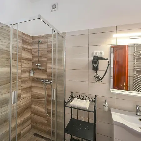 Servita Udvarház Eger