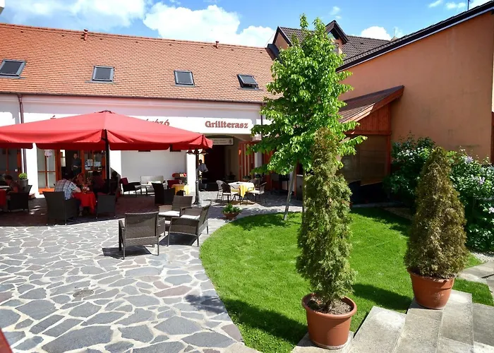 Bed & Breakfast Servita Udvarhaz Eger