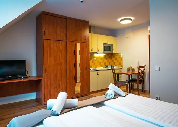 Servita Udvarhaz Bed & Breakfast