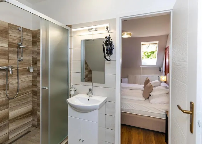 Servita Udvarhaz Bed & Breakfast