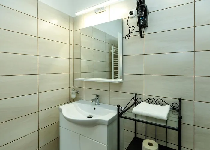 Servita Udvarhaz 3* إغير