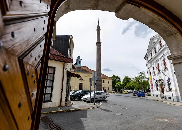 Servita Udvarhaz Bed & Breakfast